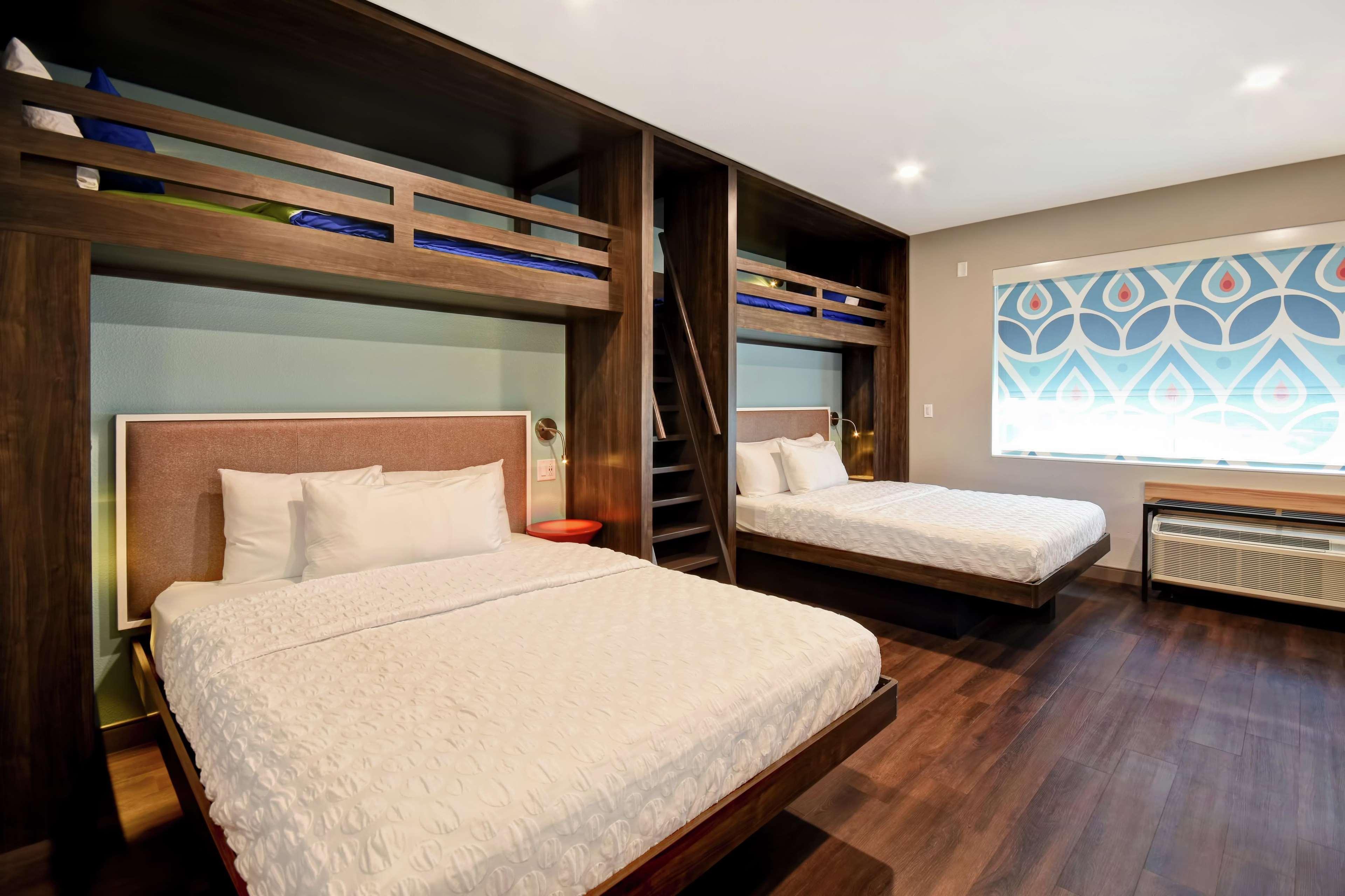 ทรู บาย ฮิลตัน พิเจนฟอร์จ Hotel ภายนอก รูปภาพ