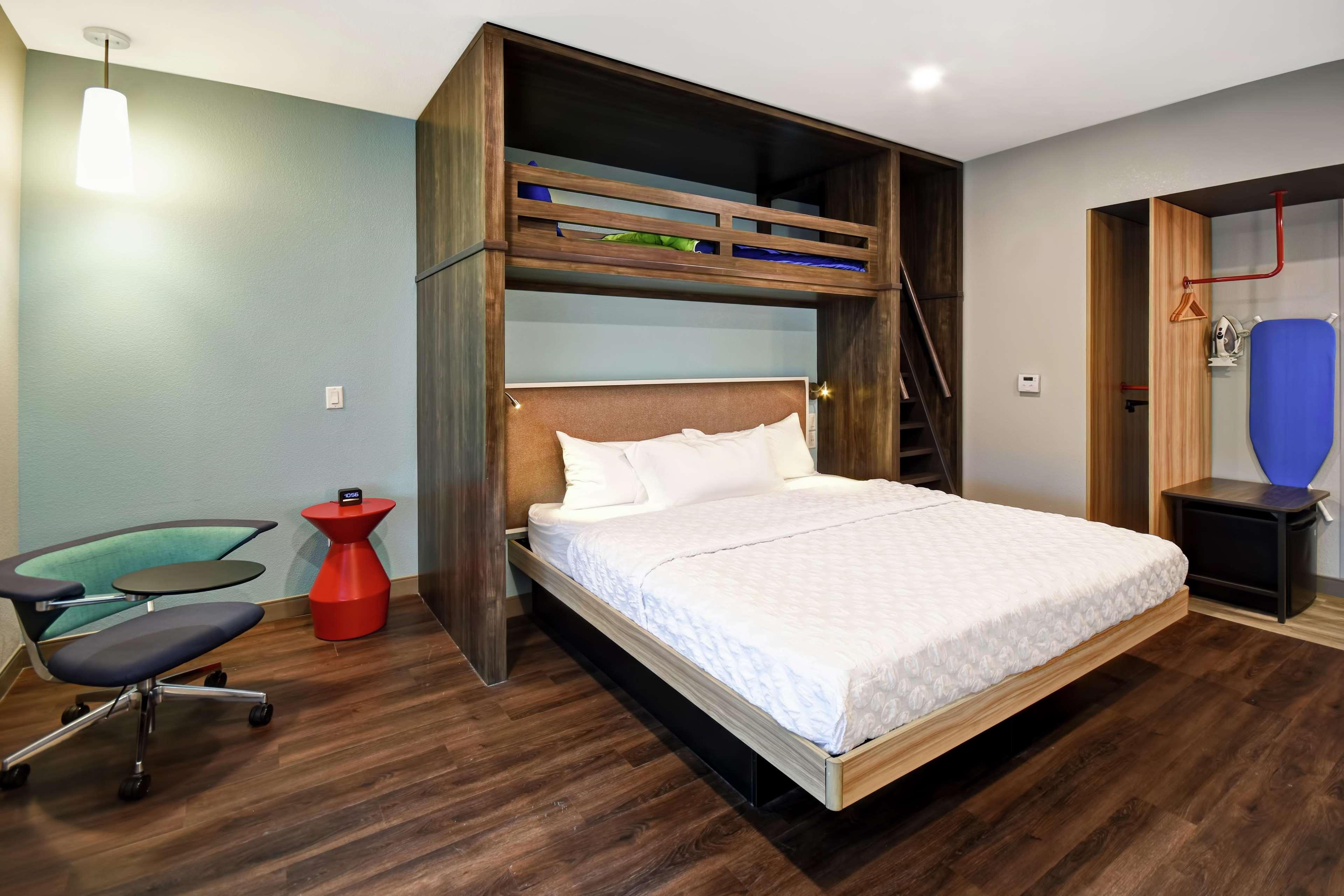 ทรู บาย ฮิลตัน พิเจนฟอร์จ Hotel ภายนอก รูปภาพ